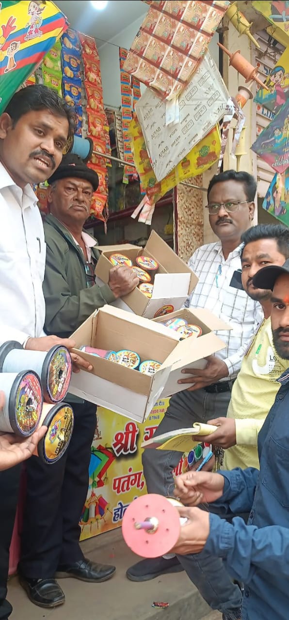 भिलाई में चाइनीस नायलॉन मांझा बिक्री पर बड़ी कार्रवाई, कई दुकानों पर छापेमारी