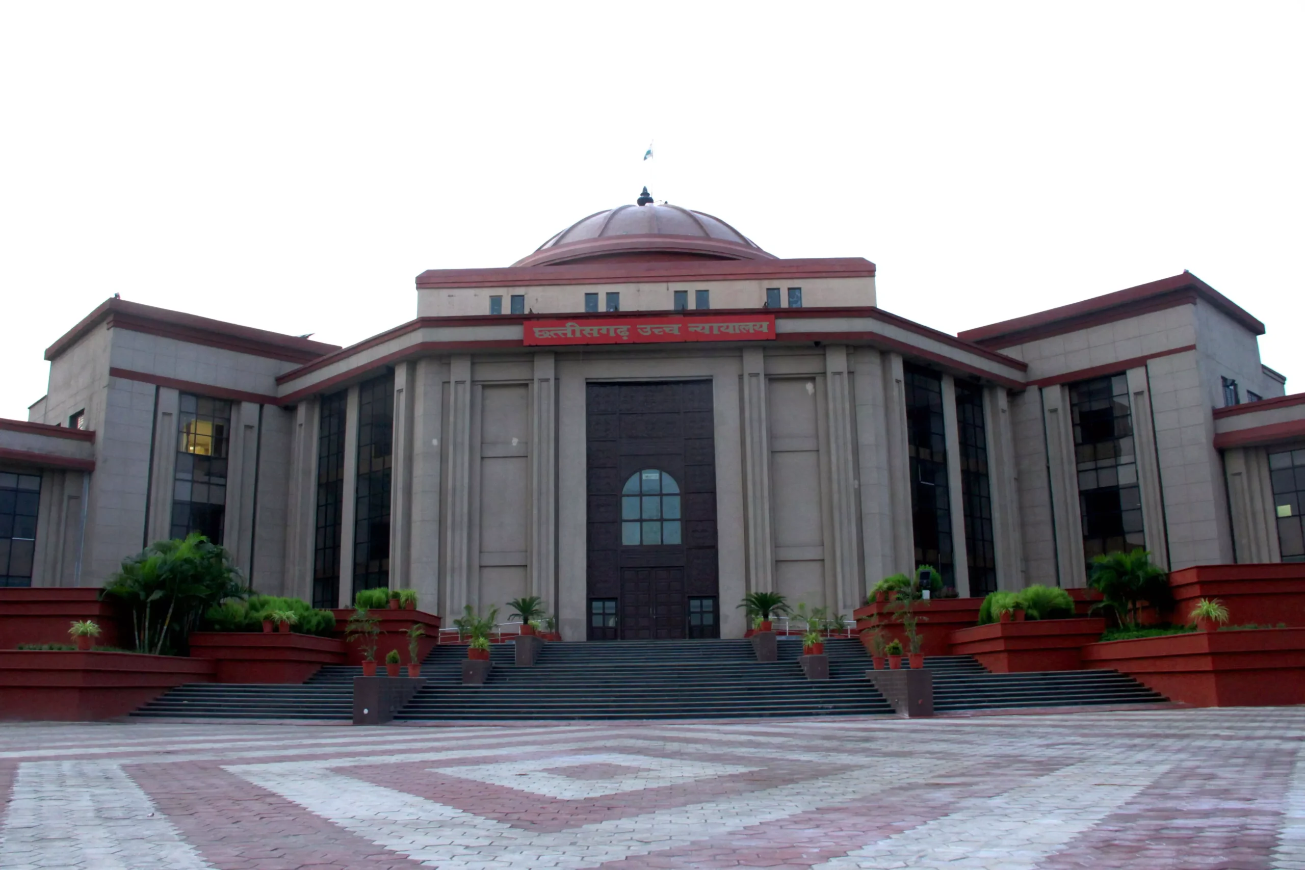 छत्तीसगढ़ पुलिस भर्ती के नतीजों पर बढ़ा बवाल, सैकड़ों अभ्यर्थी पहुंचे हाईकोर्ट