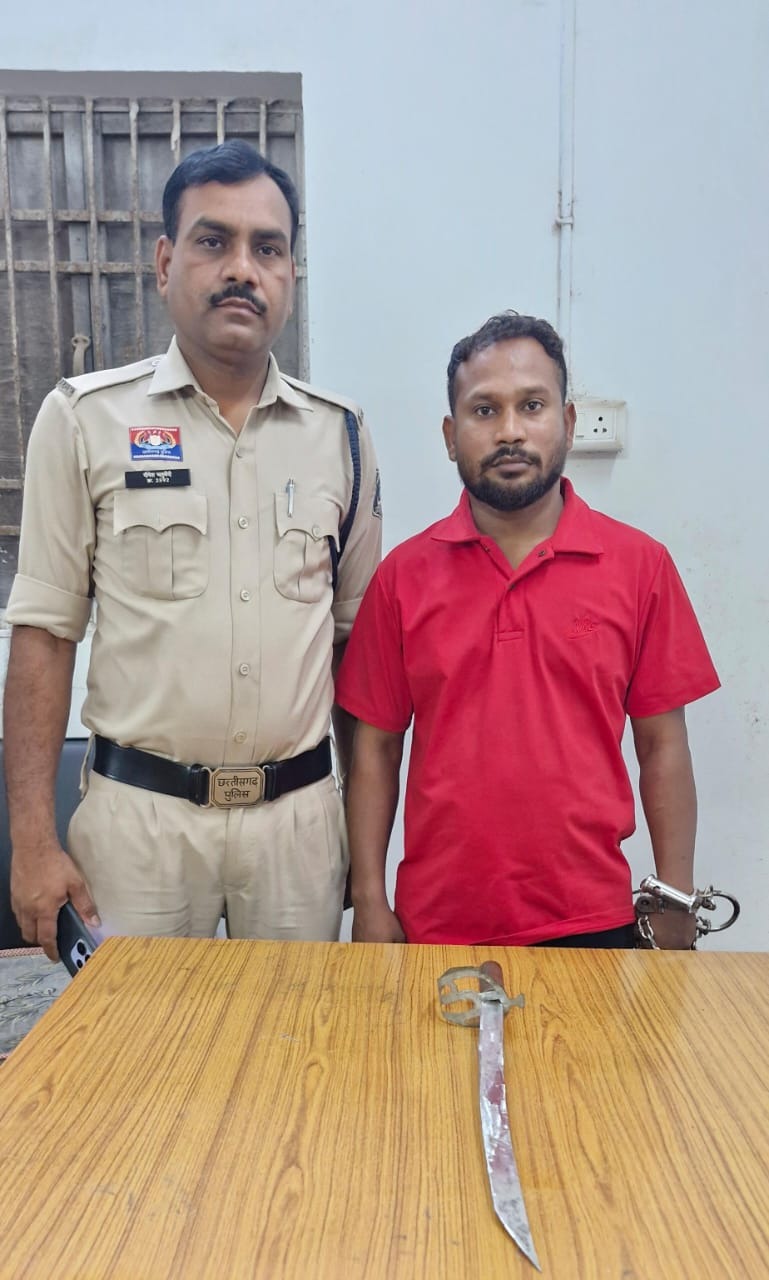 सड्डू बाजार में तलवार लहराते हुए गोपाल ताण्डी गिरफ्तार, 18 संगीन केस हैं दर्ज